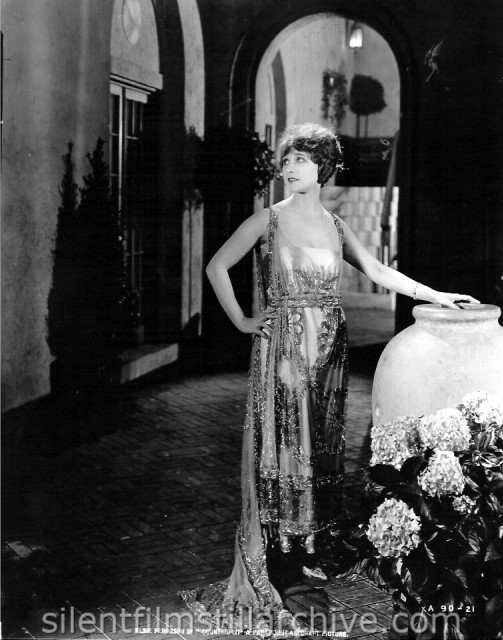 Elsie Ferguson in CONTERFEIT (1919)