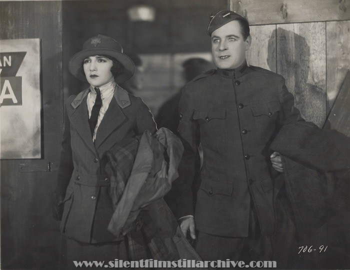 Bebe Daniels and Kenneth Harlan in THE CROWDED HOUR (1925)