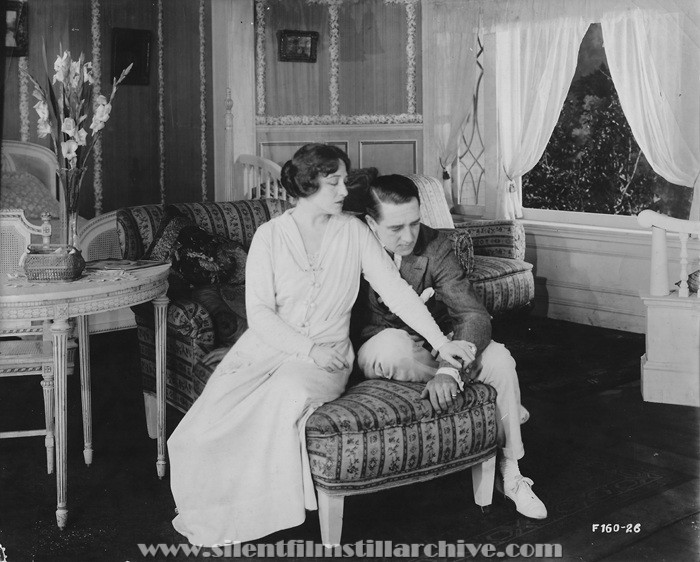 Pauline Frederick and Crauford Kent in DOUBLE CROSSED (1917)