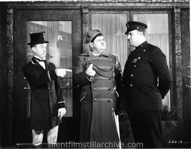 Stan Laurell, Oliver Hardy and Tiny Sanford in DOUBLE WHOOPEE  (1929)