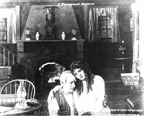 Mary Pickford in ESMERELDA (1915)