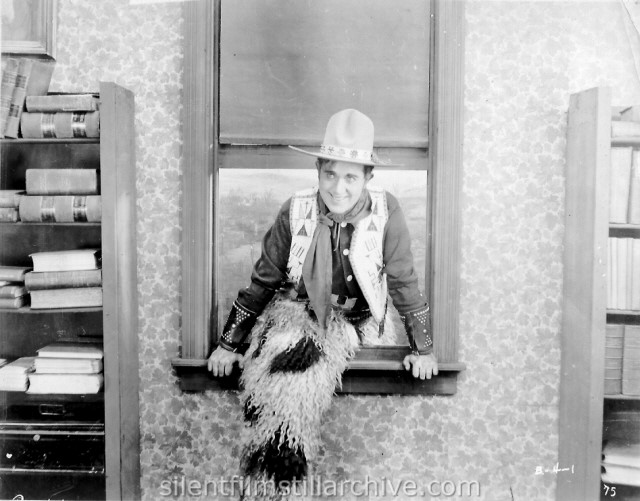 Louis Bennison in HIGH POCKETS (1919)