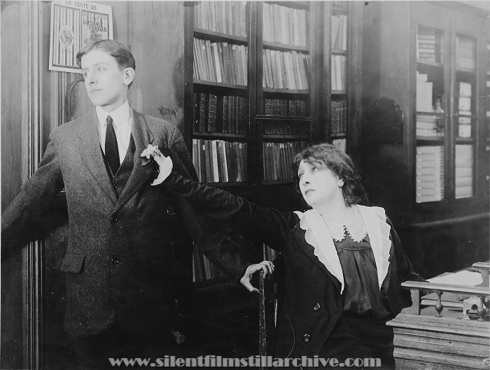 Raymond Bernard and Sarah Bernhardt in JEANNE DOR