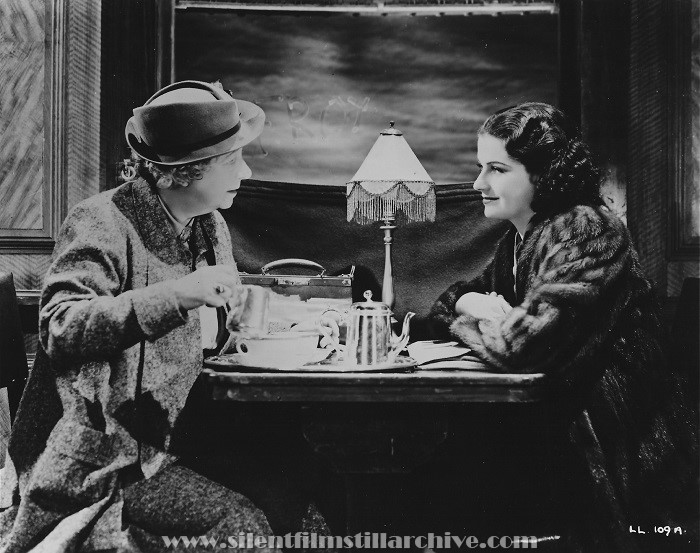 Dame Mae Whitty and Margaret Lockwood in THE LADY VANISHES (1938)