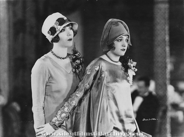 Leila Hyams and Madge Bellamy in SUMMER BACHELORS (1926).