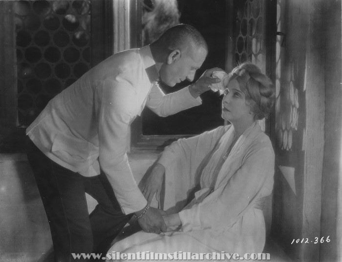 Erich Von Stroheim and Zasu Pitts in THE WEDDING MARCH (1928)