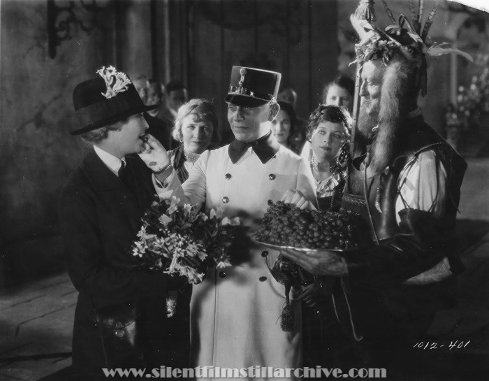 Fay Wray and Erich Von Stroheim in THE WEDDING MARCH (1928)