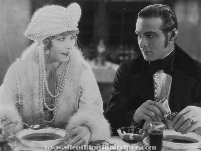 Vilma Banky and Rudolph Valentino in THE EAGLE (1925)