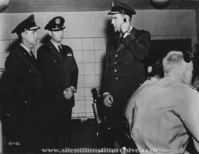 Ken Knox in BEYOND THE TIME BARRIER (1960)