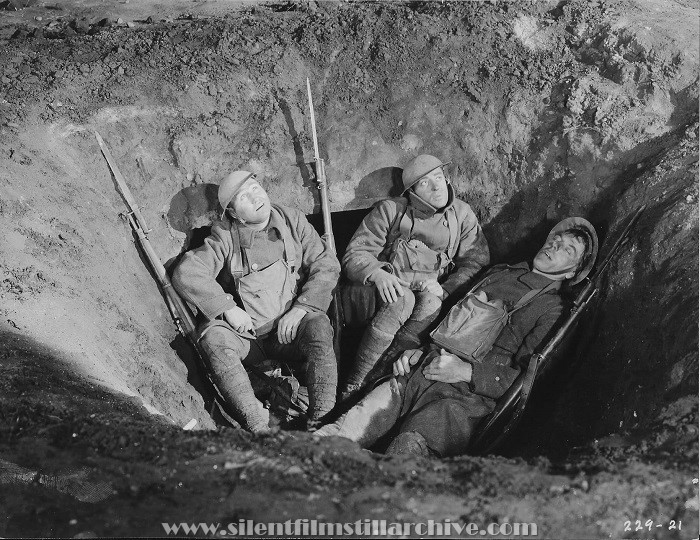 Tom O'Brien, John Gilbert and Karl Dane in THE BIG PARADE (1925)