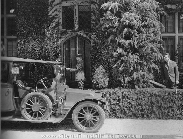 Charles Gerrard and Reginald Denny in THE CHEERFUL FRAUD (1926)