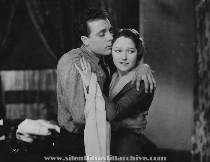 James Murray and Eleanor Boardman in THE CROWD (1928)