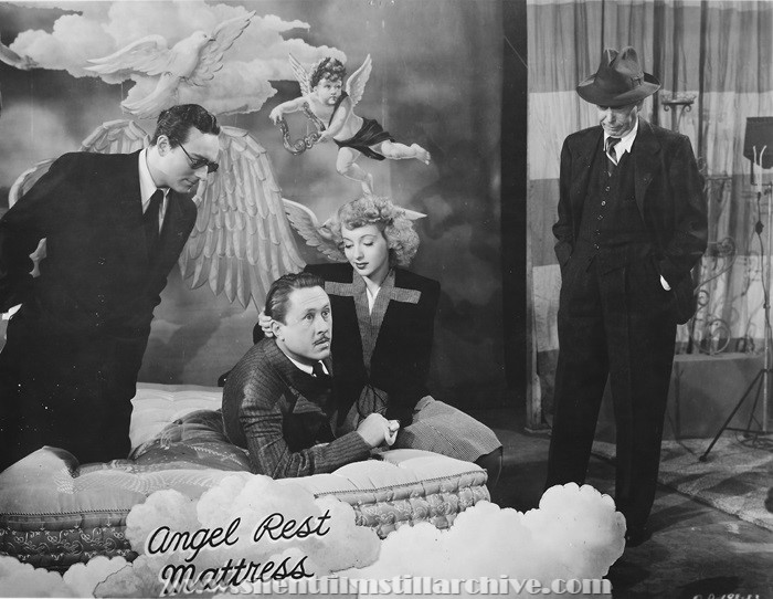 Michael Duane, Allyn Joslyn, Evelyn Keyes, and William Demarest in DANGEROUS BLONDES (1943)