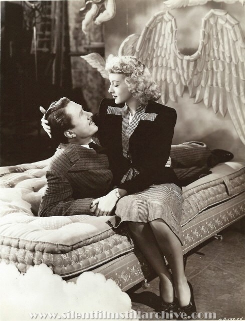 Allyn Joslyn and Evelyn Keyes in DANGEROUS BLONDES (1943).