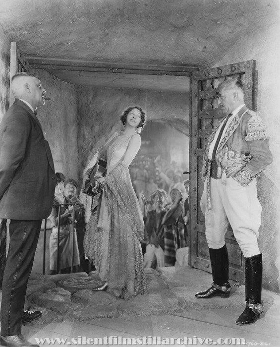 Norma Talmadge and Noah Beery in THE DOVE (1927)