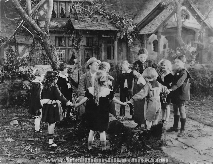 Holmes Herbert and May McAvoy in THE ENCHANTED COTTAGE (1924)