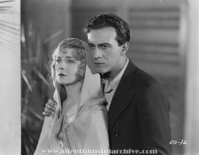 Alice Terry and Ivn Petrovich in THE GARDEN OF ALLAH (1927)