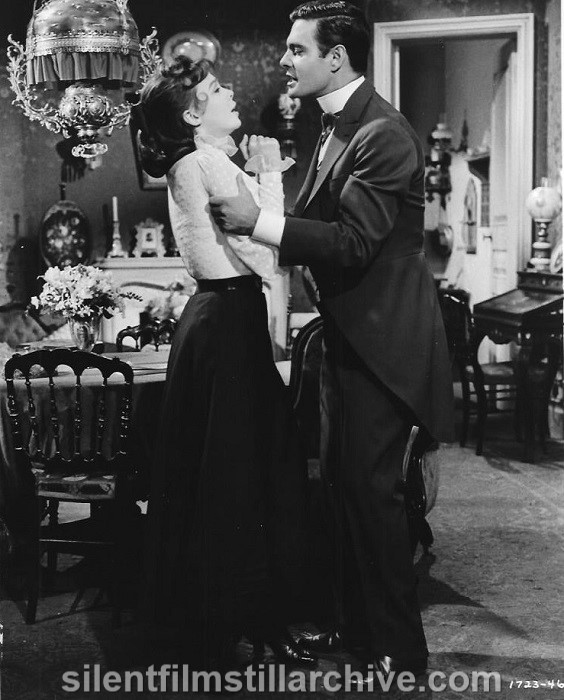 GIGI (1928) with Leslie Caron and Louis Jourdan