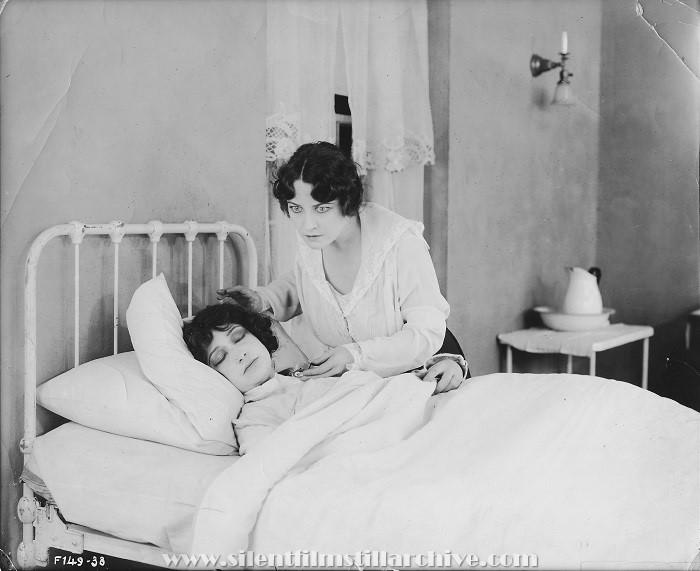 Pauline Frederick and Alice Hollister in HER BETTER SELF (1917)