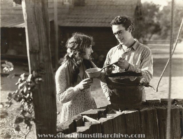 Jobyna Ralston and Harold Lloyd in THE KID BROTHER (1927)