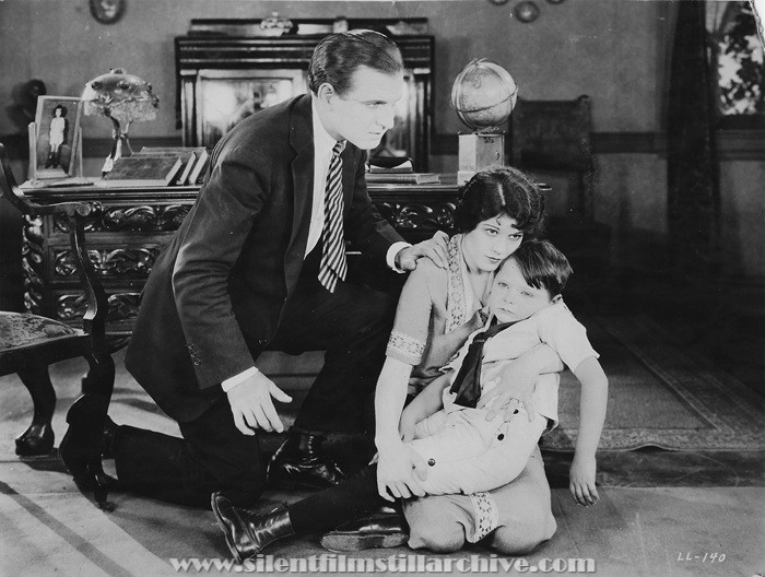 Robert Ellis, Frances Dale, and Bruce Guerin in LOVER'S LANE (1924)