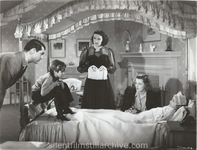Cary Grant, Scotty Beckett, Gail Patrick, Irene Dunne and Mary Lou Harrington in MY FAVORITE WIFE (1940).