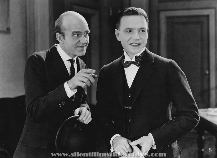 Lucien Littlefield and Douglas MacLean in NEVER SAY DIE (1924).