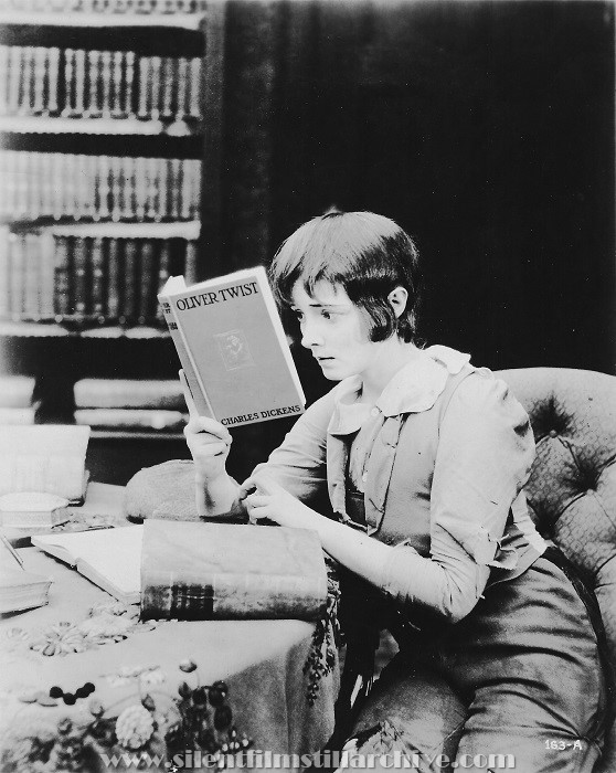Marie Doro in OLIVER TWIST (1916)