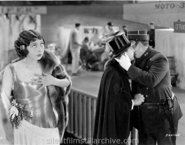 Gale Henry and Raymond Griffith in OPEN ALL NIGHT (1925)