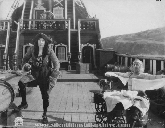 Ernest Torrence and Edward Kipling in PETER PAN (1924)