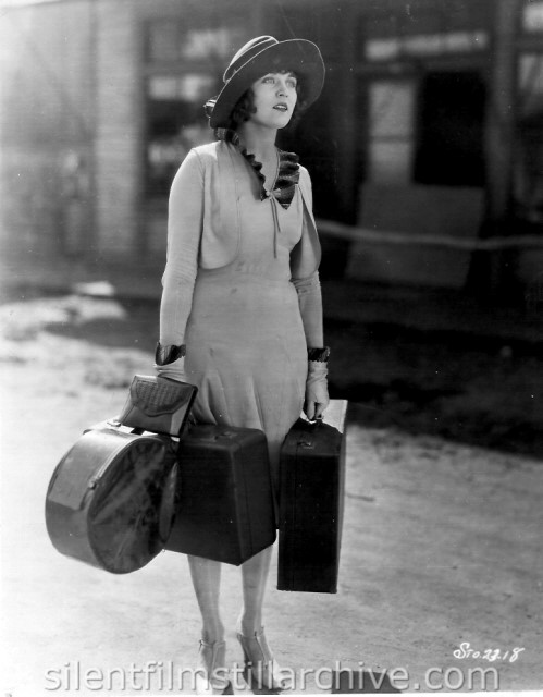 Dorothy Dwan in SILVER VALLEY (1927)