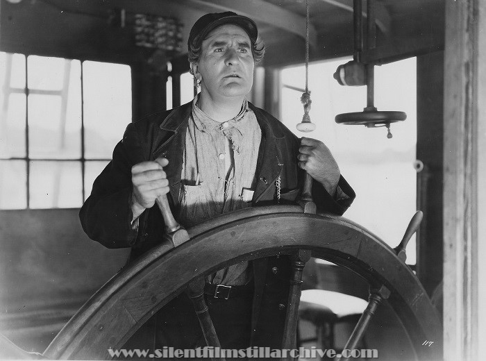 Ernest Torrence in STEAMBOAT BILL, JR. (1928)