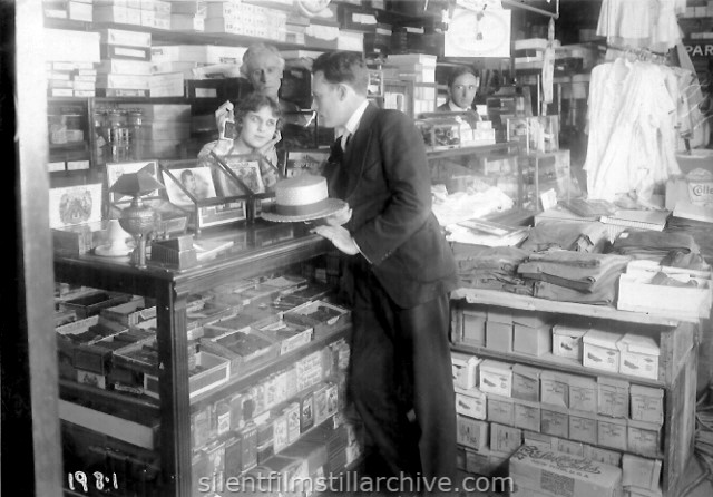 Boyd Marshall and Muriel Ostriche in an Unidentified Thanhouser film (1915?)