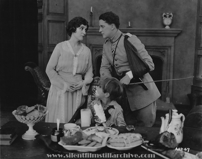 Florence Vidor, Frank Butterworth, and Bryant Washburn in TILL I COME BACK TO YOU (1918)