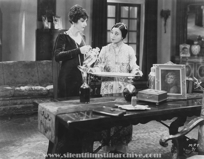 Julia Swayne Gordon in TODAY (1930)