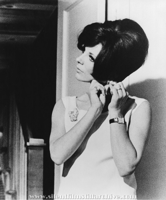 Joan Collins in WARNING SHOT (1967)